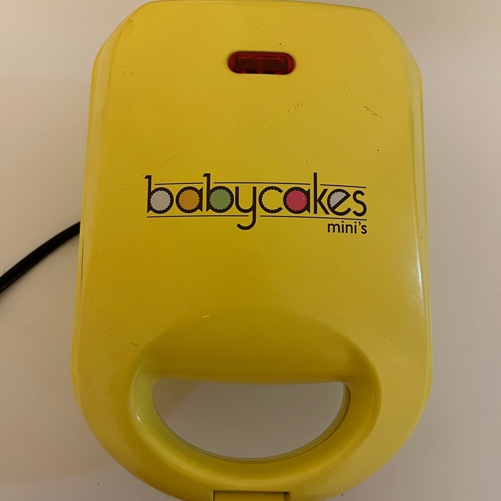 Babycakes Mini's Donut Maker